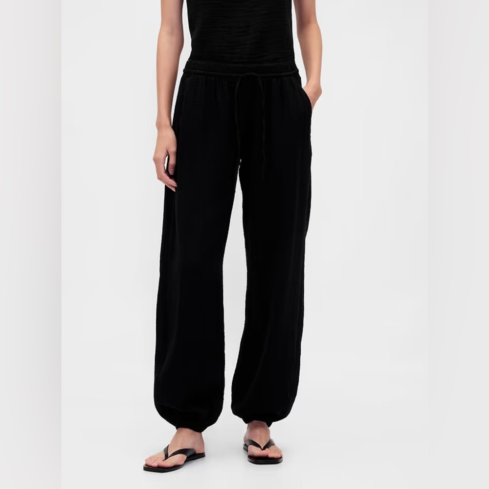 NWT! GAP Black Cotton Gauze Easy Joggers - Medium 🖤